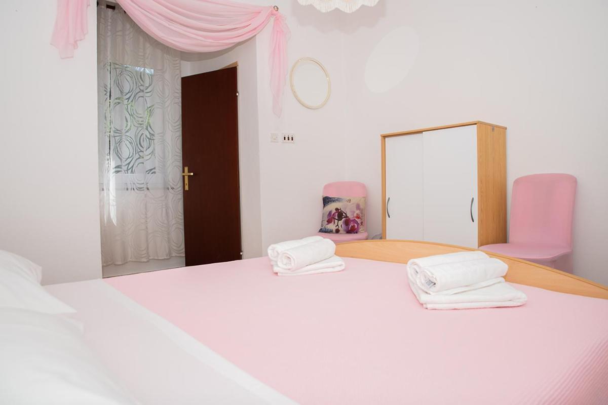 Apartman Mira I Denis Supetarska Draga Εξωτερικό φωτογραφία