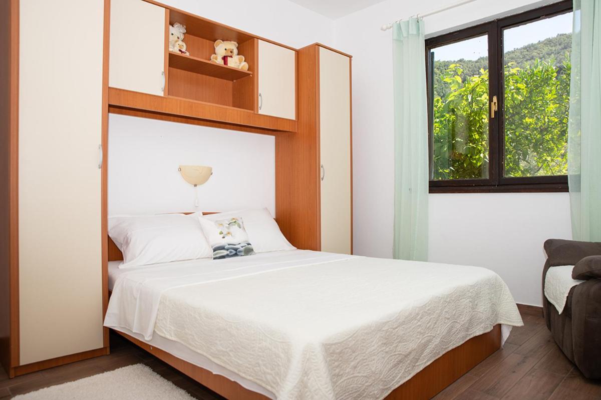 Apartman Mira I Denis Supetarska Draga Εξωτερικό φωτογραφία