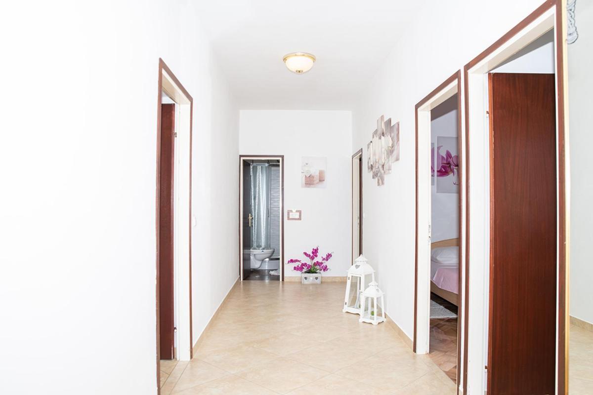 Apartman Mira I Denis Supetarska Draga Εξωτερικό φωτογραφία